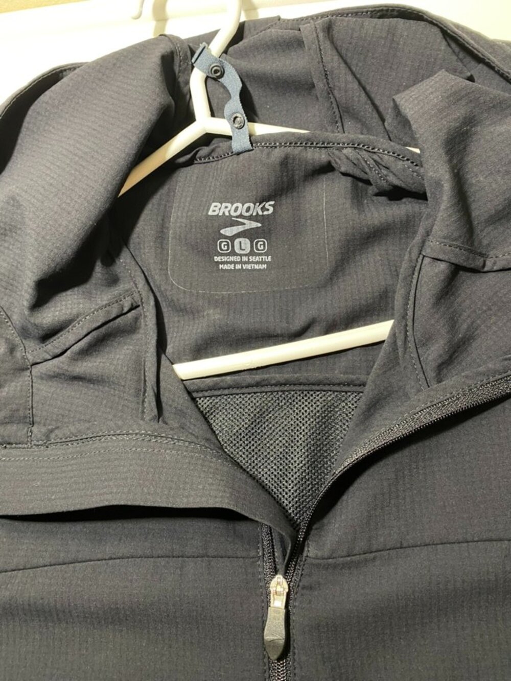 Brooks Packable Jacket - Picture 2 of 6